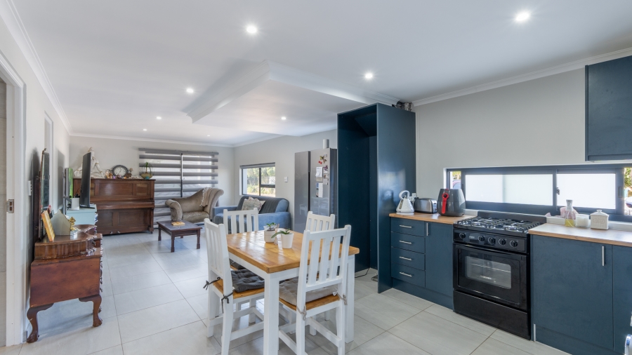 5 Bedroom Property for Sale in Calypso Beach Western Cape